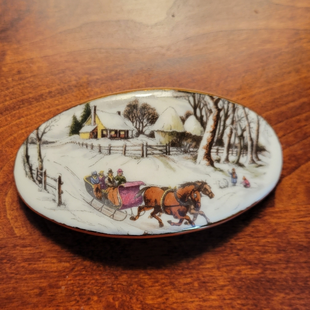 Ceramic Barette With Winter Design
